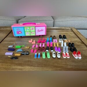 Vintage Barbie Tara Accessory Case with 23 Pairs of Shoes and 8 Purses